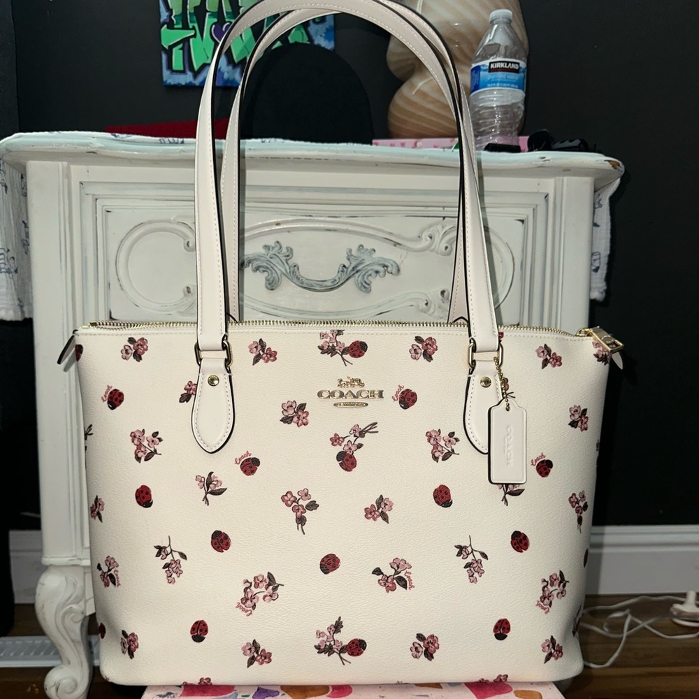 Gallery Tote Bag With Lady Bug Floral Print
